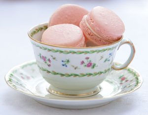 Strawberries-and-Cream-Macarons