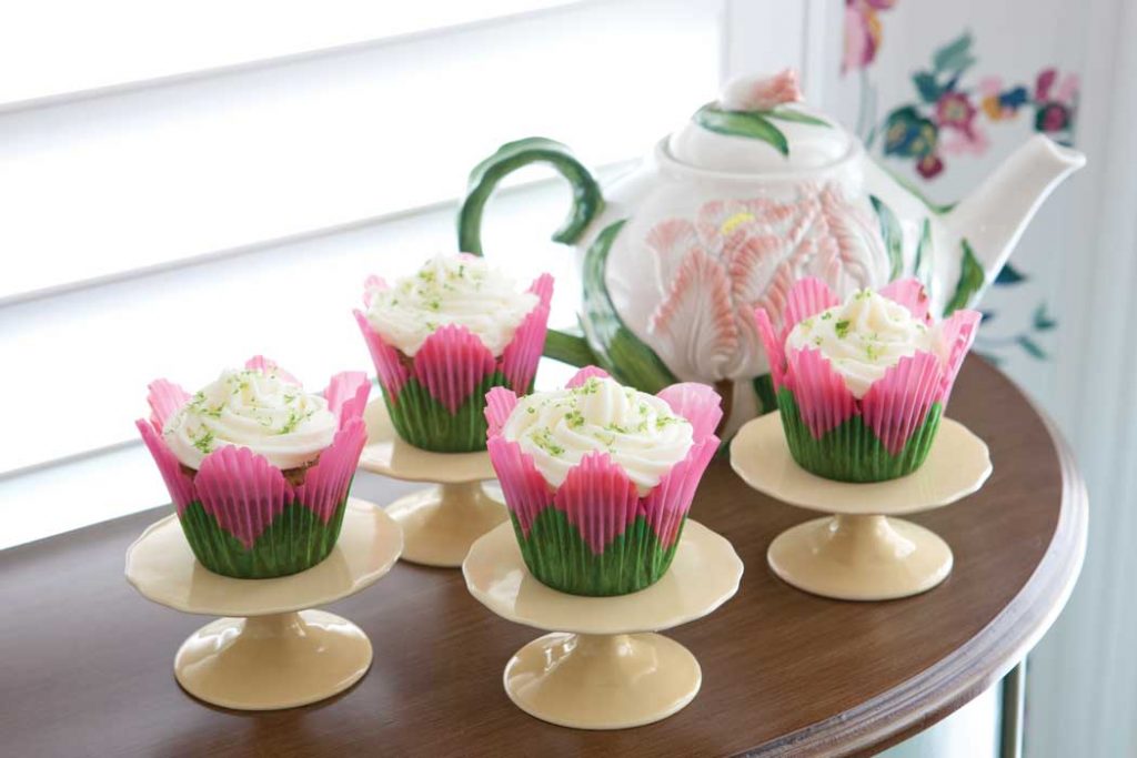 Tulip Spring Tablescape