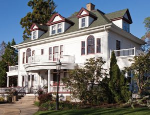 600 Main is both a Victorian tearoom and a bed-and-breakfast inn.
