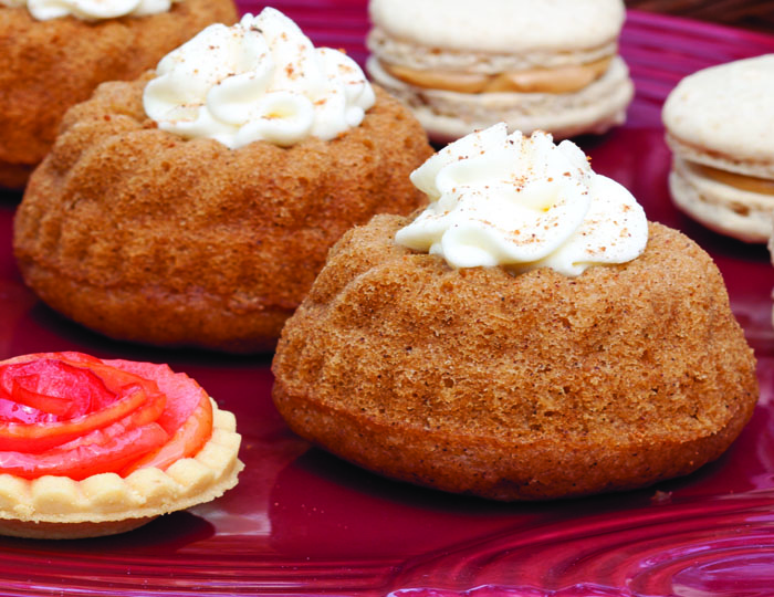 apple spice cakes
