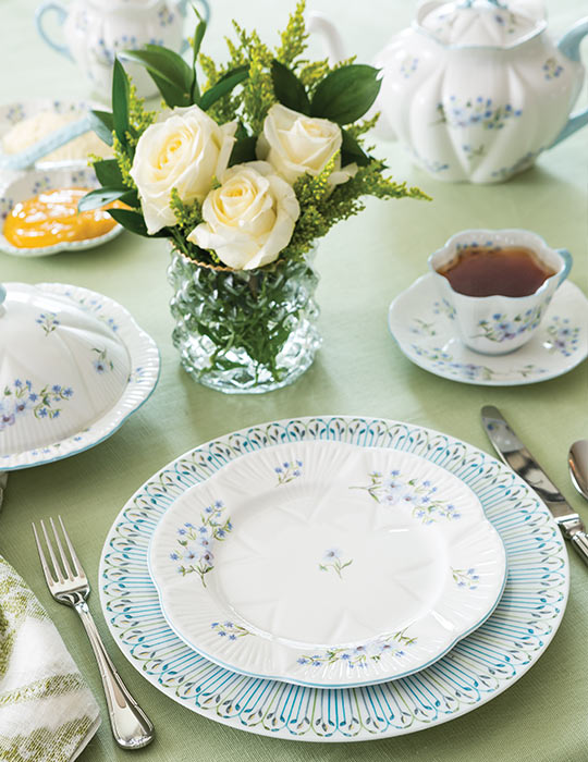 The Complete Table: Dainty Details