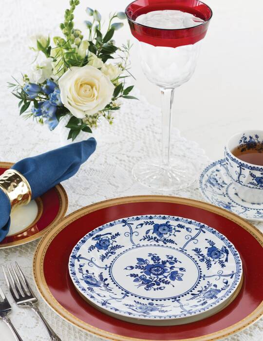 The Complete Table: Beautiful & Bold