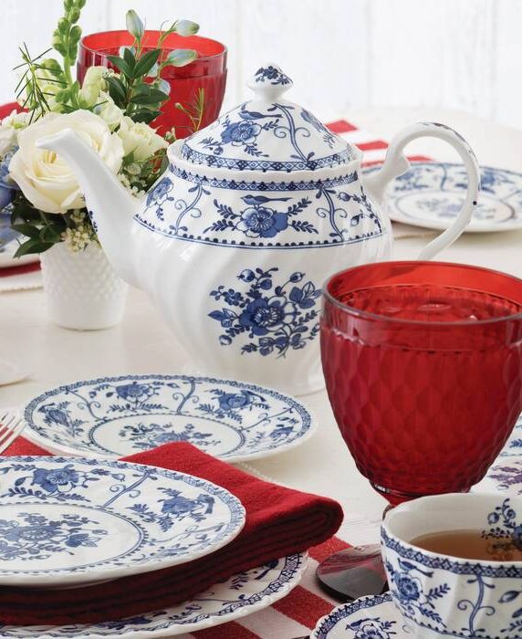 The Complete Table: Beautiful & Bold