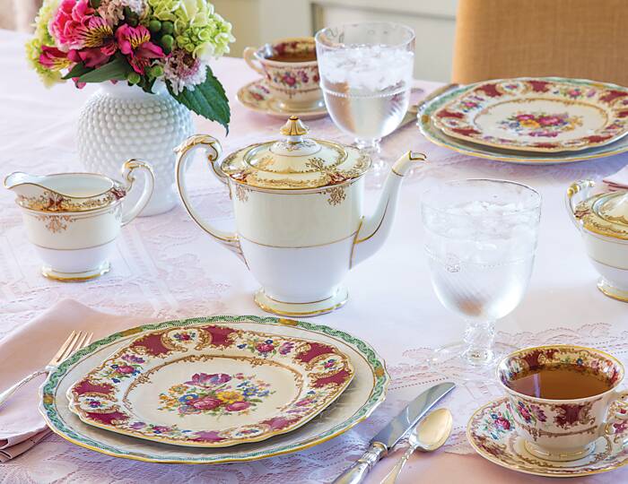 Treasured Teapot: An Amorous Affair