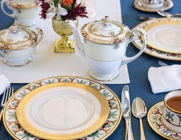 Treasured Teapot: An Amorous Affair