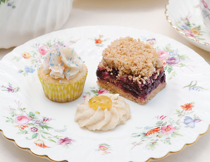 Vanilla-Sour Cream Fairy Cakes