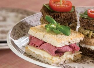 Roast-Beef-and-Horseradish-Tea-Sandwiches