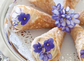 Brandy-Snaps-with-Lady-Grey-Cream