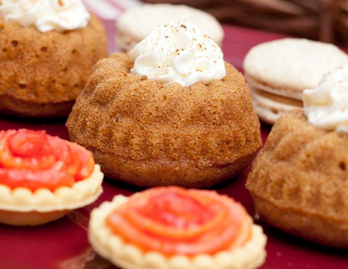 apple-spice-cakes apple-spice-cakes