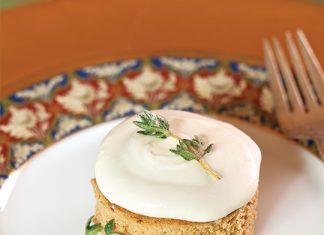 Spice Cakes with Lemon Cream