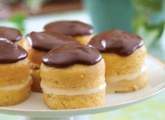 Mini-Boston-Cream-Pies