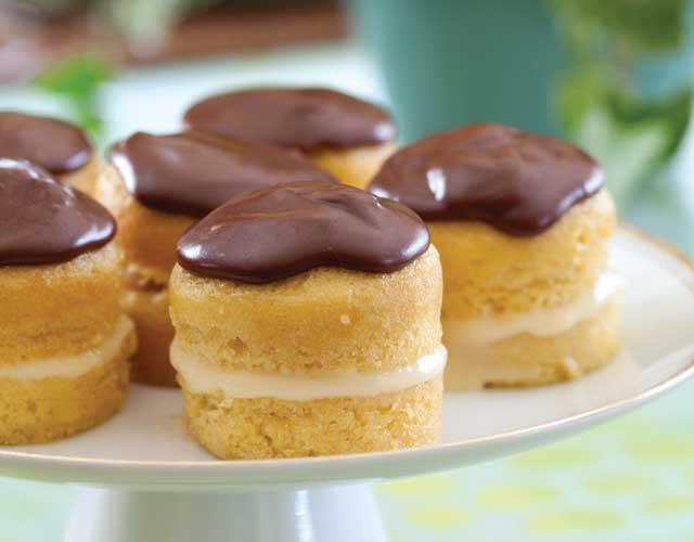 Mini-Boston-Cream-Pies