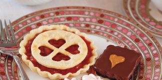 Strawberry Meringue Kisses