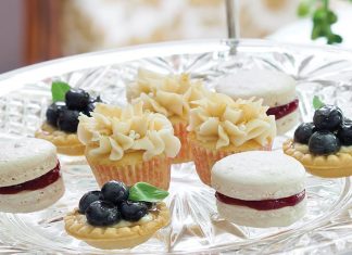 Mini Coconut Cupcakes