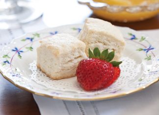 Classic Cream Scones