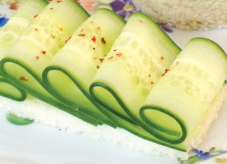 Ruffled Cucumber Canapés 
