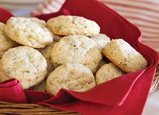 Pistachio-Cardamom Scones