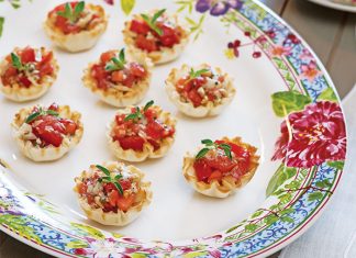 Tomato-Artichoke Bruschetta Phyllo Cups