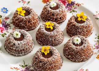 Truffle Cakes with a Milk Chocolate Filling.