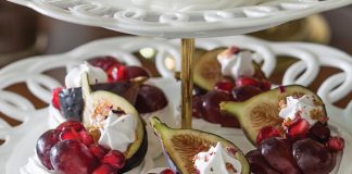 Pavlovas with Vanilla Bean Mousse