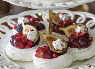 Pavlovas with Vanilla Bean Mousse