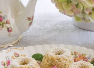 Lemon-Poppyseed Mini Bundt Cakes