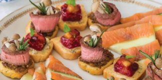 Plum Chutney-Blue Cheese Canapés