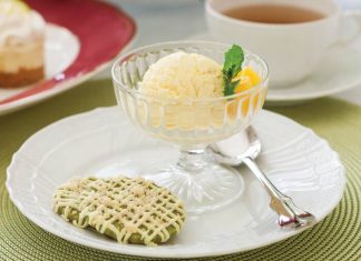 White Chocolate–Matcha Shortbread Cookies