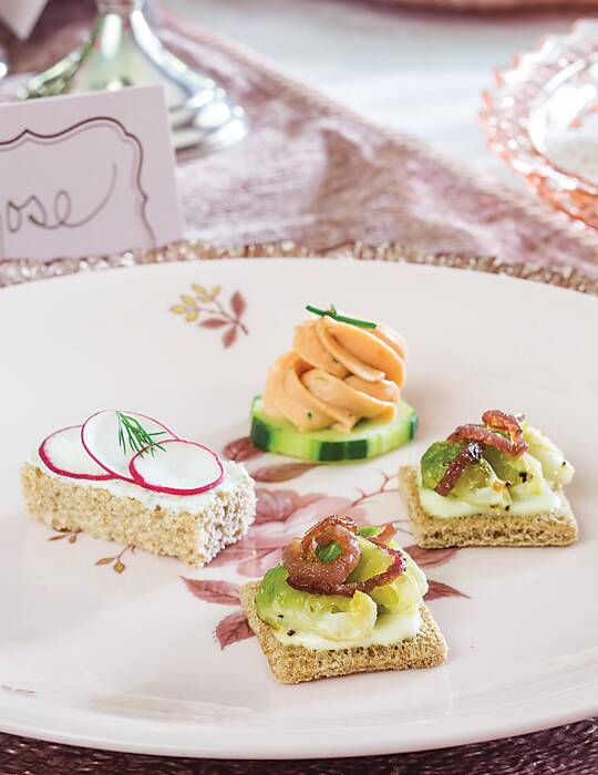 Radish–Goat Cheese Canapés