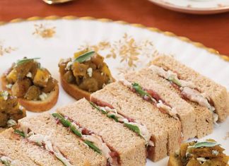 Roasted Acorn Squash Crostini