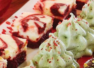 Christmas Tree Meringues