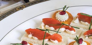 Smoked Salmon–Aïoli Canapés