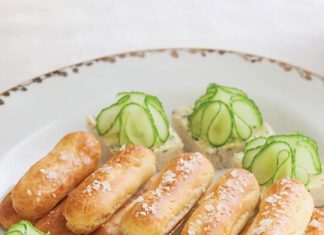 Petits Savory Éclairs