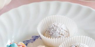 White Chocolate-Vanilla Baby Éclairs