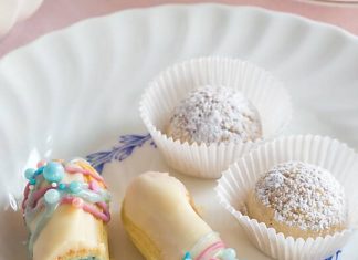 White Chocolate-Vanilla Baby Éclairs
