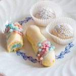 White-Chocolate-Vanilla-Baby-Eclairs_1945417.jpeg