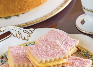 Custard Cream Cookies