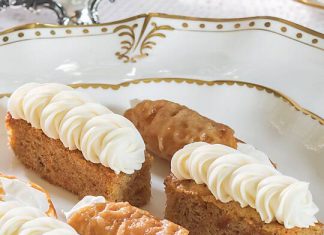 Mini Ginger Carrot Cakes