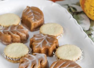 Pumpkin Spice Alfajores