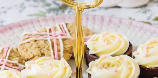 Glazed Vanilla-Oat Cookies