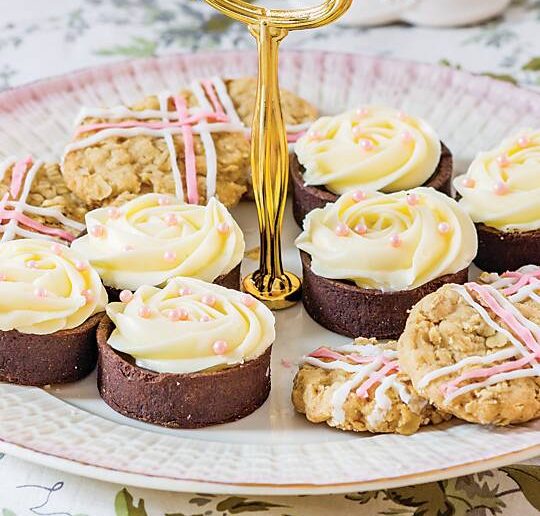 Glazed Vanilla-Oat Cookies