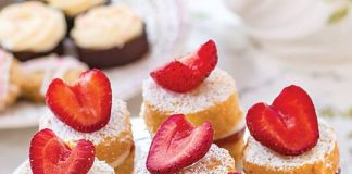 Mini Strawberry Sponge Cakes