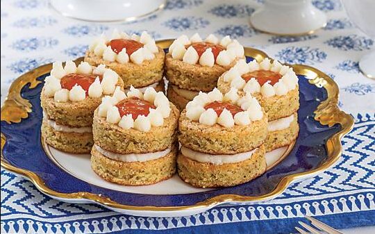 Apricot-Hazelnut Flourless Cakes