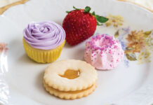 Mini Vanilla Rosette Cupcakes