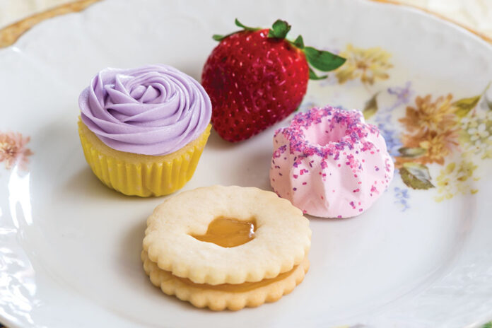 Mini Vanilla Rosette Cupcakes