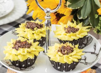 Chocolate-Sunflower Cupcakes