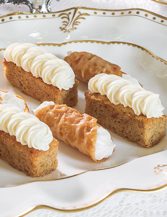 Mini Ginger Carrot Cakes