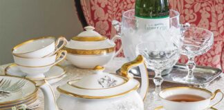 Treasured Teapot: Fruitful Festivity