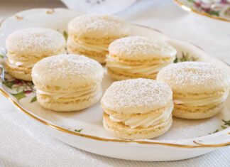 Ginger–White Chocolate Macarons