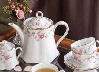 Treasured Teapot: Romantic Enchantment
